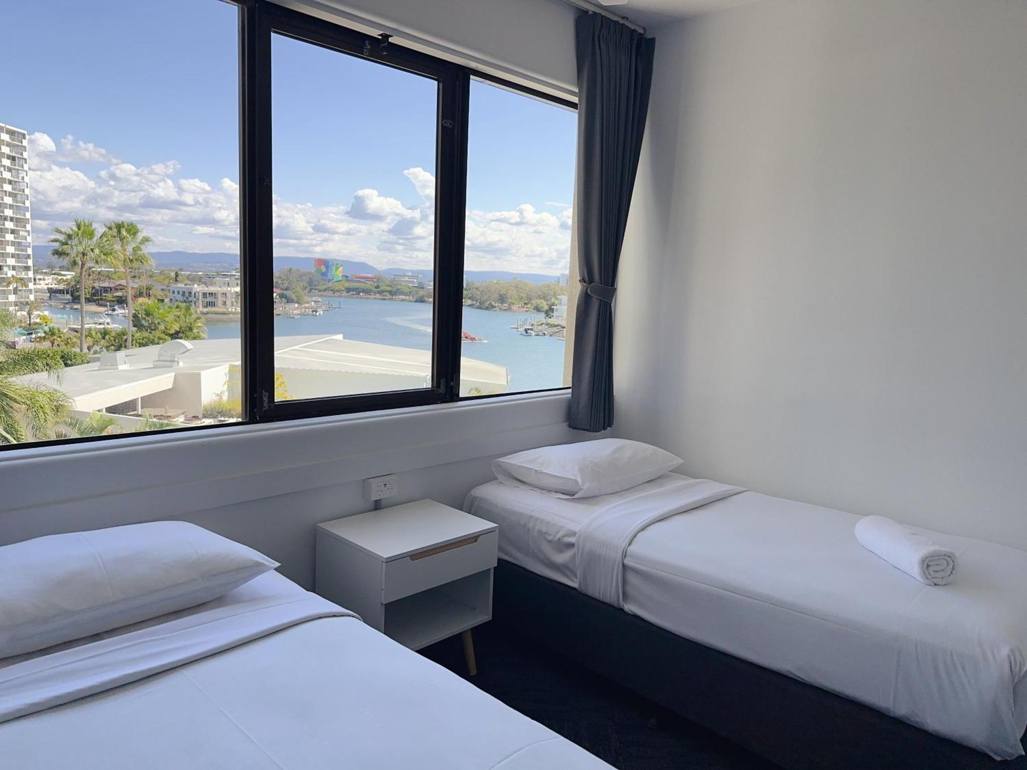 Tiki Hotel Apartments Surfers Paradise Gold Coast Pokoj fotografie