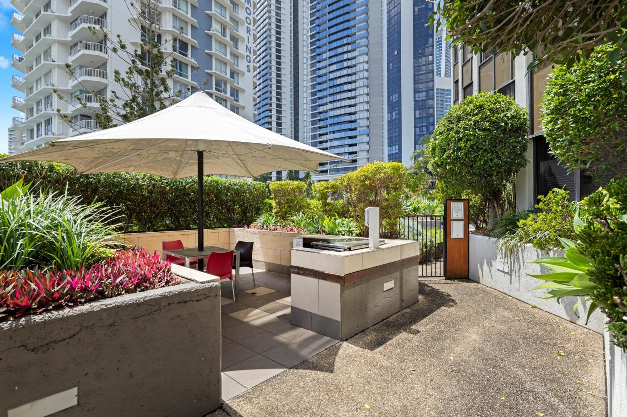 Tiki Hotel Apartments Surfers Paradise Gold Coast Exteriér fotografie
