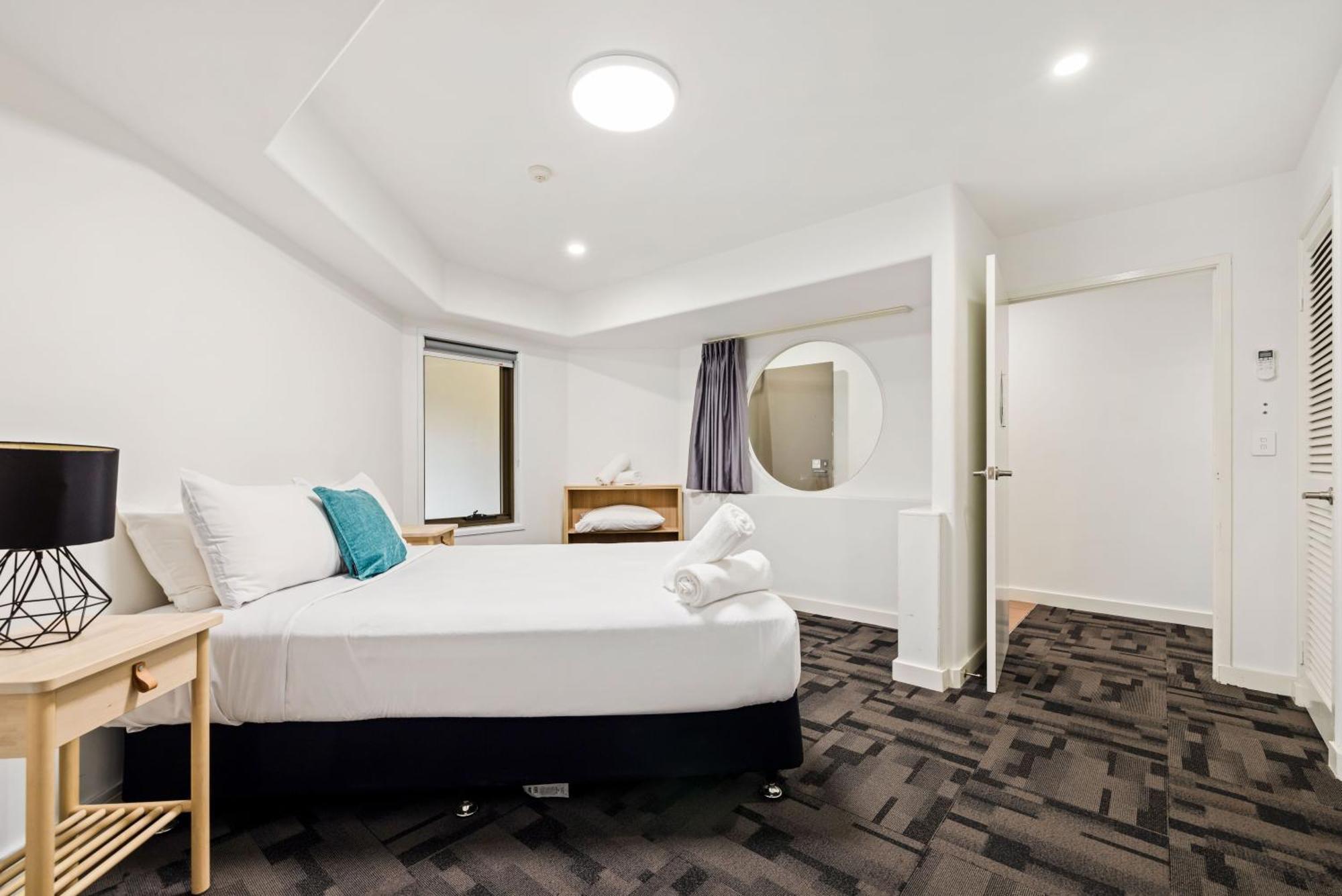 Tiki Hotel Apartments Surfers Paradise Gold Coast Pokoj fotografie