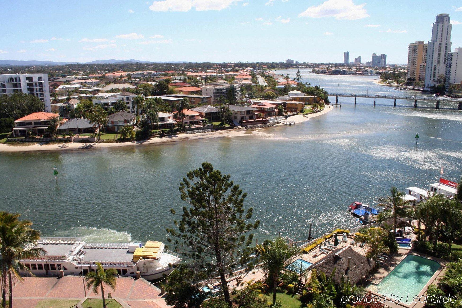 Tiki Hotel Apartments Surfers Paradise Gold Coast Exteriér fotografie