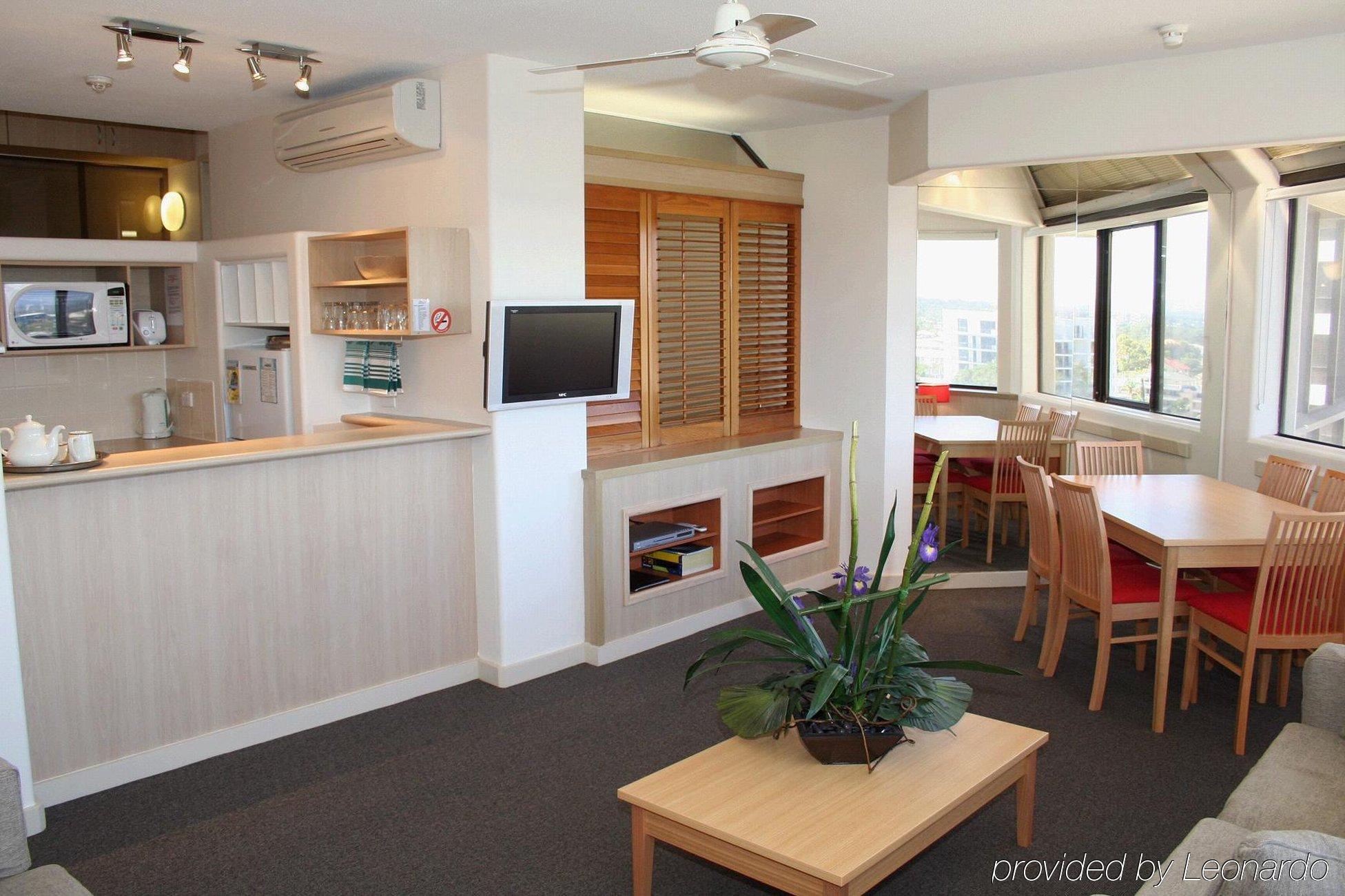 Tiki Hotel Apartments Surfers Paradise Gold Coast Exteriér fotografie